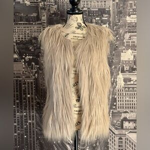 BCBGMAXAZRIA Bonni Shaggy Long Hair Faux Fur Vest in Light Stone NWT
